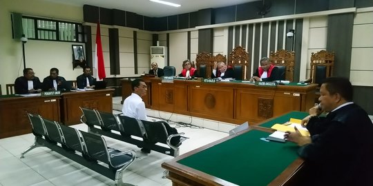 Bupati Nonaktif Kudus Tamzil Didakwa Terima Suap dan Gratifikasi