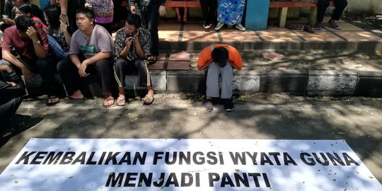 Penyandang Disabilitas di Bandung Tuntut Mensos Tak Ubah Status Panti Sosial