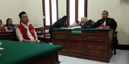 Pemilik Rumah Karaoke di Surabaya Didakwa Tidak Bayar Royalti