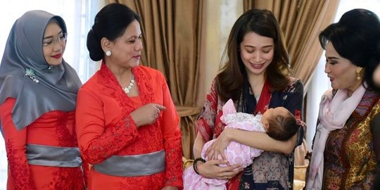 Ini Momen Saat Bayi Wishnutama dan Gista Dijenguk Ibu Negara dan Para Istri Menteri