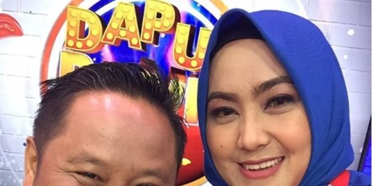 7 Artis Indonesia Yang Menikahi Pramugari Halaman 5 Merdeka Com
