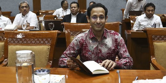 Nadiem Hapus Ujian Nasional, DPR Ingatkan 'Jangan Jadikan Siswa Kelinci Percobaan'