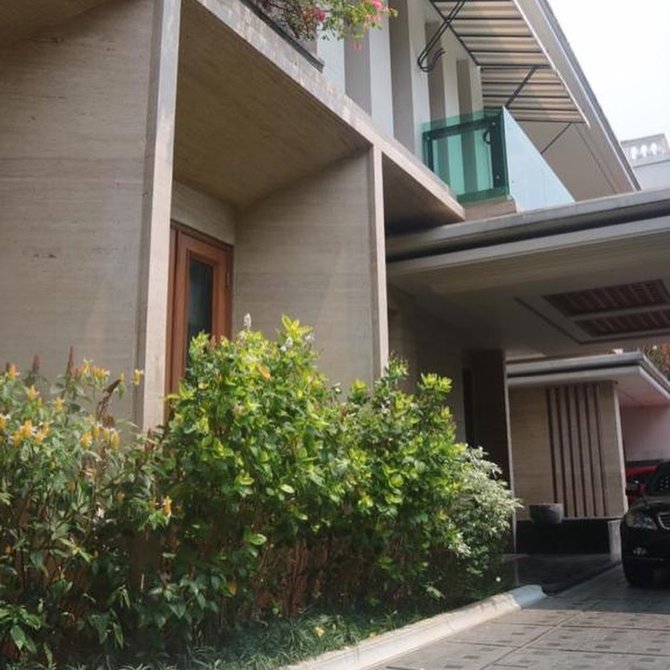 Setelah Suami Nikah Sama Jennifer Dunn Sarita Abdul Mukti Jual Rumah Mewahnya Merdeka Com<script async src=