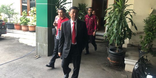 Wiranto Menuju Istana usai Salat Jumat di Menko Polhukam: Saya Siap Bekerja