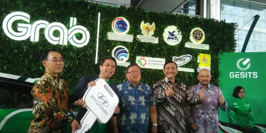 minta masyarakat beli kendaraan listrik lokal rev1