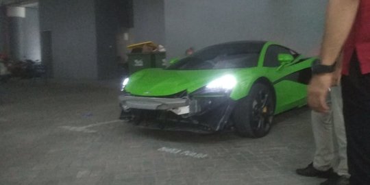 Polda Jatim Sita 4 Ferrari dan 2 McLaren Diduga 'Bodong'