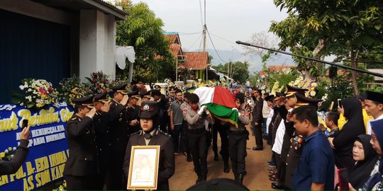 Tali Pengaman Putus, AKBP Andi Meninggal Terjatuh saat Panjat Tebing Gunung Parang