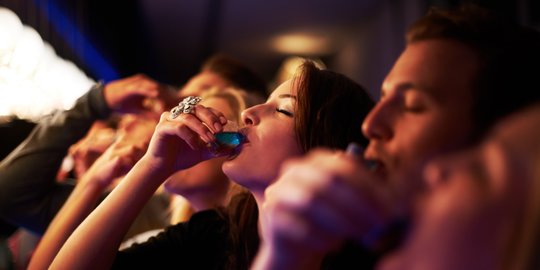 Ini Alasan Mengapa Wajah Memerah Usai Konsumsi Minuman Beralkohol
