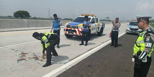 Mobil Rombongan Pelajar Asal Cirebon Kecelakaan di Tol Nganjuk, 1 Orang Tewas