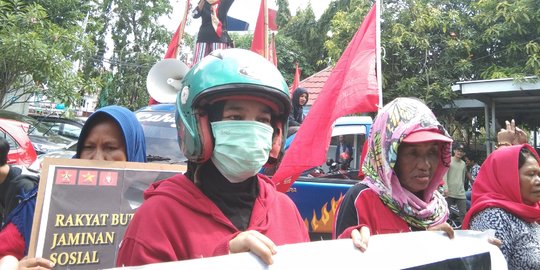 Tolak Kenaikan Iuran, Warga dan Mahasiswa Demo di Kantor BPJS Makassar