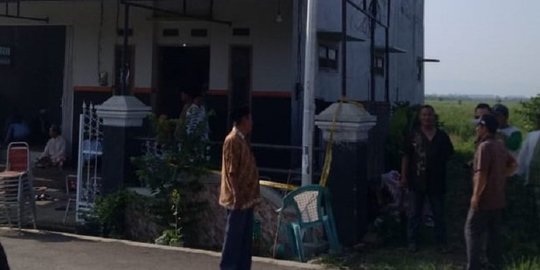 Pegang Tiang Lampu Jalan, Bocah di Kudus Tewas Tersetrum