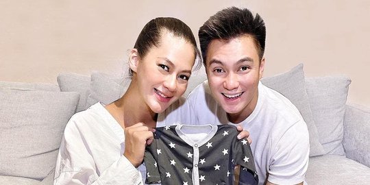 Paula Akan Melahirkan Bulan Ini, Baim Wong Pilih Sendiri Baju untuk 'Bapau Junior'