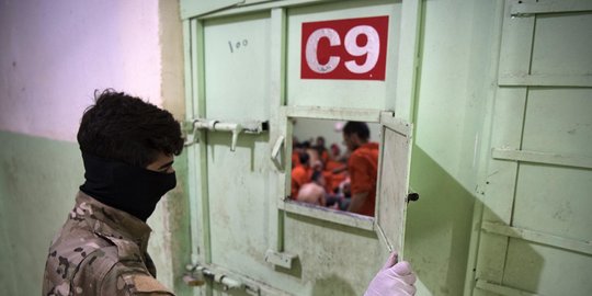 Video Langka Militan ISIS di Penjara Suriah Menunggu Diadili