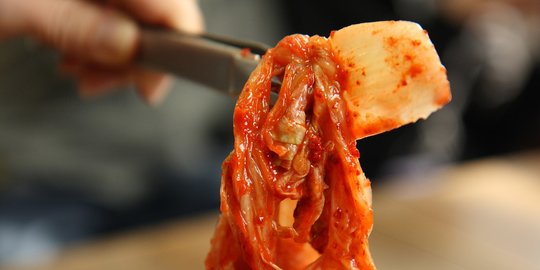 7 Manfaat Sehat Tak Terduga yang Bisa Diperoleh dari Konsumsi Kimchi