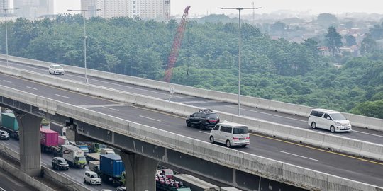 Banyak Kendaraan Mogok dan Pecah Ban di Tol Jakarta-Cikampek Elevated