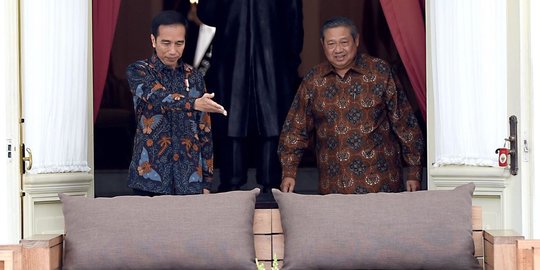 Berkali-Kali Jokowi Lempar 'Bola Panas' ke SBY