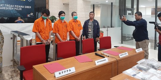Dua Pria Raup Untung Ratusan Juta dari Website Porno