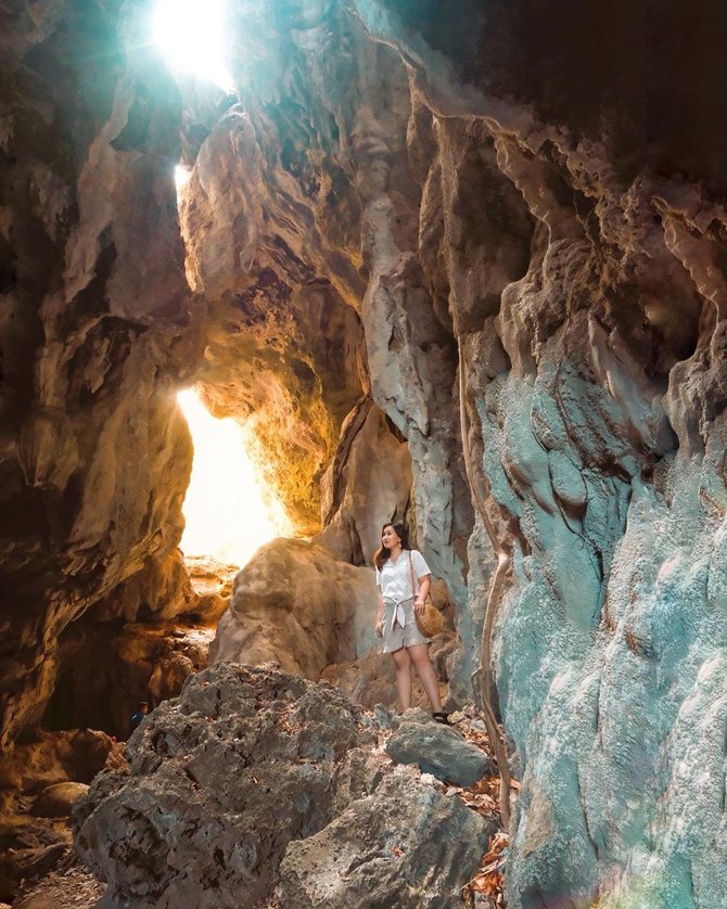 gua batu cermin labuan bajo