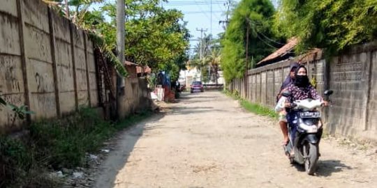 Jalur Evakuasi Tsunami di Pantai Anyer Rusak Parah