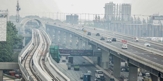 Sempat Ditutup, Lalu Lintas Tol Layang Jakarta-Cikampek Kembali Normal