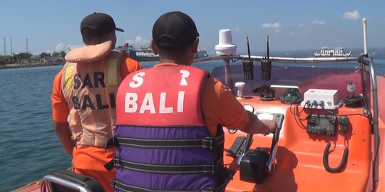 Basarnas Gelar Patroli Rutin di Selat Bali Demi Keamanan Pelayaran saat Natal