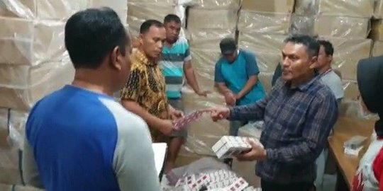 Polisi Temukan Gudang Penyimpanan Rokok Ilegal Bernilai Rp2,3 M di Pekanbaru