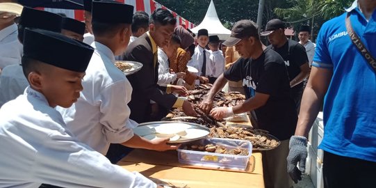 Kampanye Makan Ikan, Kementerian KKP Bawa 2 Ton Ikan ke Ponpes Al Islah Bondowoso