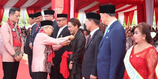 Bupati Eka Persembahkan Penghargaan Satyalencana Kebaktian Sosial untuk Warga Tabanan