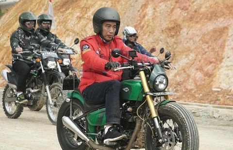 presiden jokowi naik motor