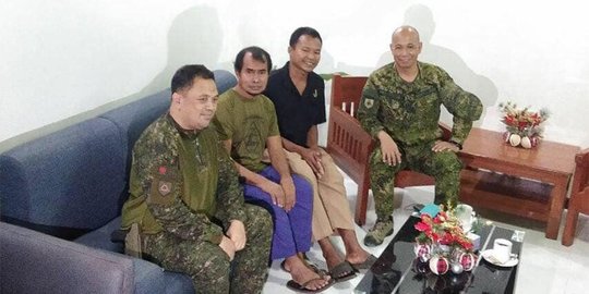 Tentara Filipina Bebaskan 2 Nelayan WNI yang Disandera Abu Sayyaf