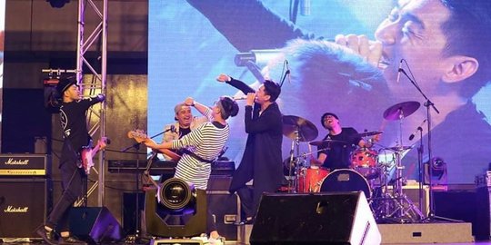 Ifan Seventeen Tulis Pesan Haru di Momen Satu Tahun Usai Musibah Tsunami Banten