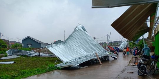 Puting Beliung Terjang Banyuasin, Ratusan Gardu Listrik Tumbang