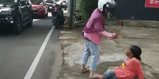 Perempuan Ini Tega Aniaya Suami yang Disabilitas Lalu Paksa Mengemis di Jalan