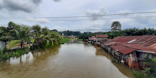 Sungai Karang Mumus Meluap, Ratusan Rumah di Samarinda Terendam Banjir