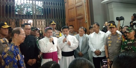 Kunjungi Sejumlah Gereja, Ridwan Kamil Pastikan Natal Berjalan Aman dan Kondusif
