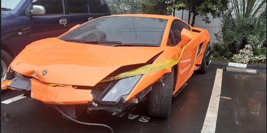 Kronologi Kecelakaan Lamborghini yang Todong Pelajar di Kemang