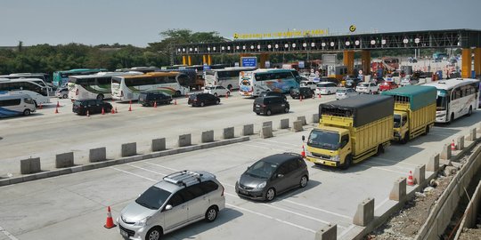 Jasa Marga: 268.514 Kendaraan Lintasi Gerbang Tol Cikampek Utama di Libur Natal