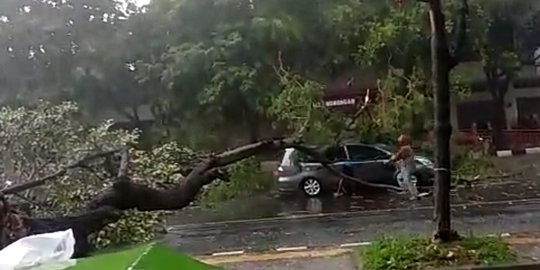 Mau Liburan ke Solo, Keluarga Asal Kediri Jadi Korban Puting Beliung