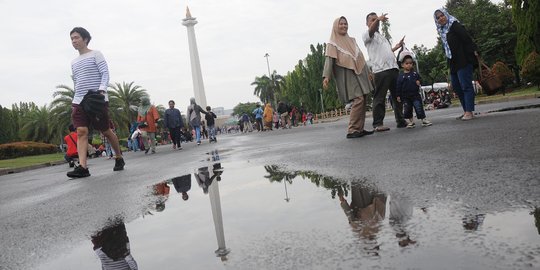 Libur Natal, Wisatawan Kunjungi Monas