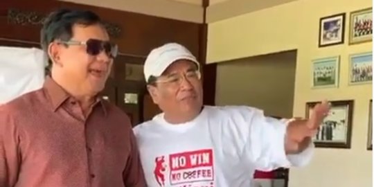 Momen Kedekatan Hotman Paris dengan Prabowo Subianto, Sampai Dikasih Sepatu & Celana