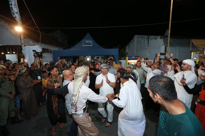 ridwan kamil di arabian street food banyuwangi