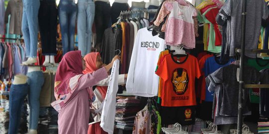 Produk Garmen Asing Merambah ke Pasar Tanah Abang