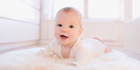 8 Pereda Masalah Konstipasi yang Alami dan Ampuh bagi Bayi