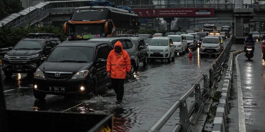 Hujan Deras, Banyak Wilayah di Depok Dikepung Banjir