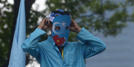 Massa Aksi Bela Uighur Kepung Kedubes China