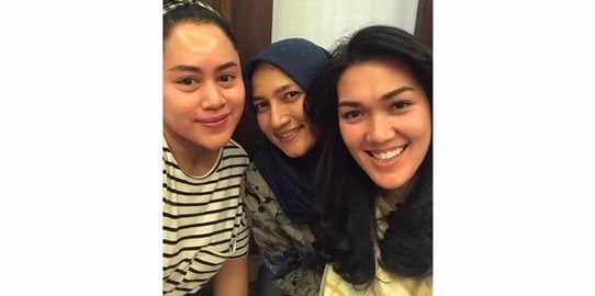 7 Potret Sarah Amalia Memakai Hijab, Eks Istri Ariel yang Cantiknya Natural