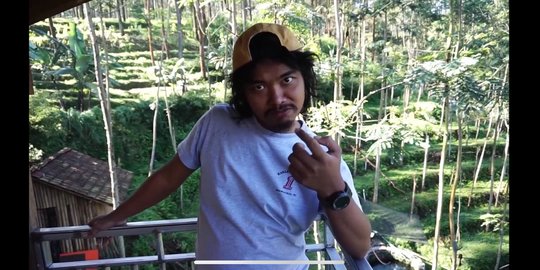 Ada di Tengah Hutan, Ini 10 Potret Rumah Seluas 6.000 Meter Milik Dodit Mulyanto