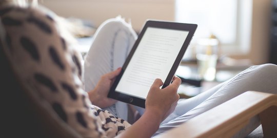 Penelitian: Baca Buku 30 Menit Setiap Hari Bisa Bikin Panjang Umur