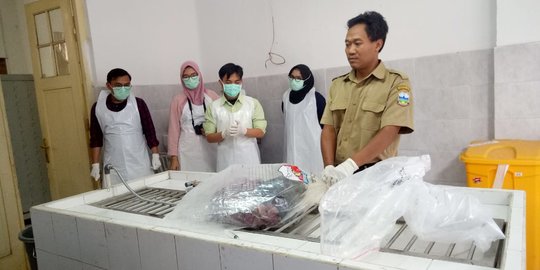 Diduga Dibuang, Bayi Laki-laki Ditemukan Tak Bernyawa di Selokan Garut