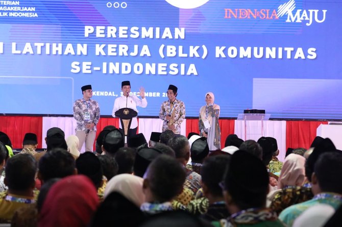 presiden joko widodo resmikan 1113 balai latihan kerja blk komunitas